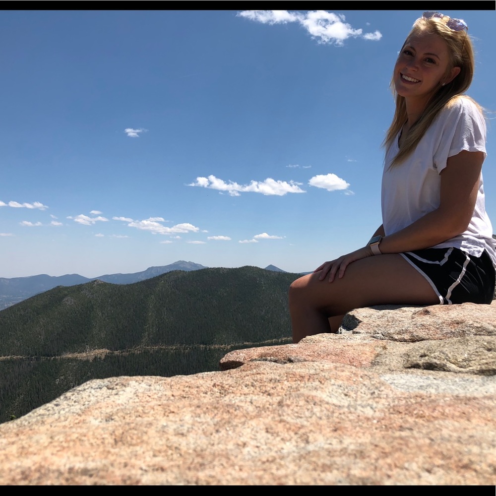 Meet your Posher, Katelyn